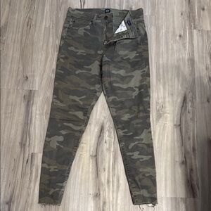 GAP Olive Camouflage Denim